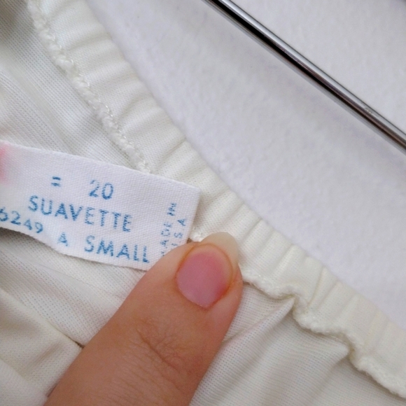 VINTAGE Satin Half Slip Cream Lace Embroidered Feminine Cottage Core - Picture 4 of 4